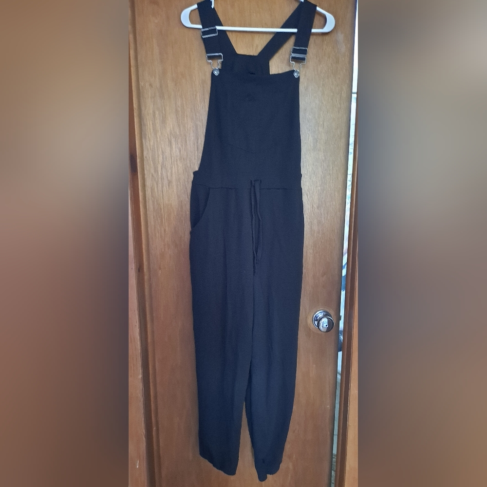 Black no boundaries jumper size L